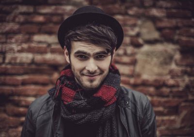 Mihail locuieste in prezent la Cluj