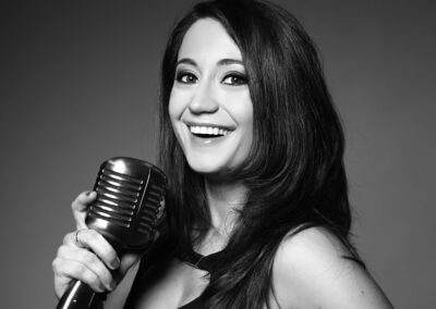 Impresar contact Madalina Coca band, trupa cover